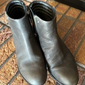 SOREL waterproof leather boots. Size 9 dark gray